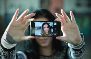 Choisir un smartphone pour faire des selfies : les autres caractéristiques